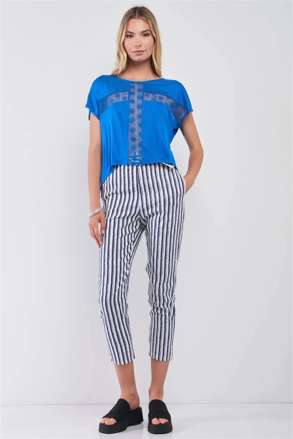Blue Boat Neck Cut-In Floral Embroidery Top /3-3-1