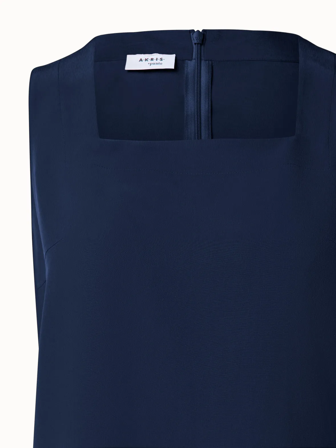 Crpe de Chine Blouse with Square Neck