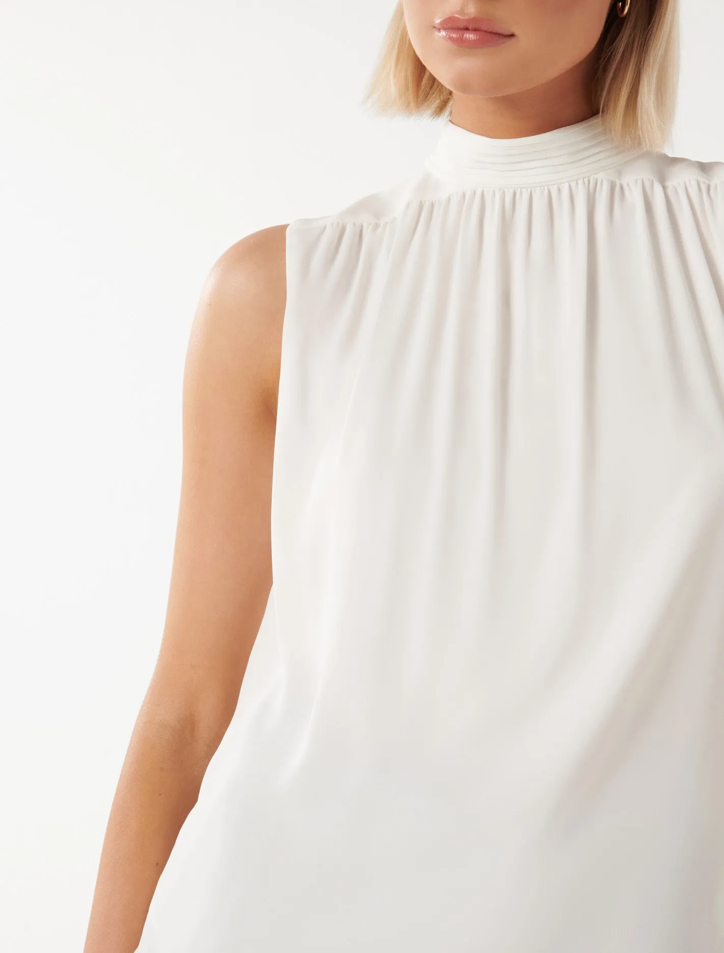 Harlow Keyhole Sleeveless Blouse