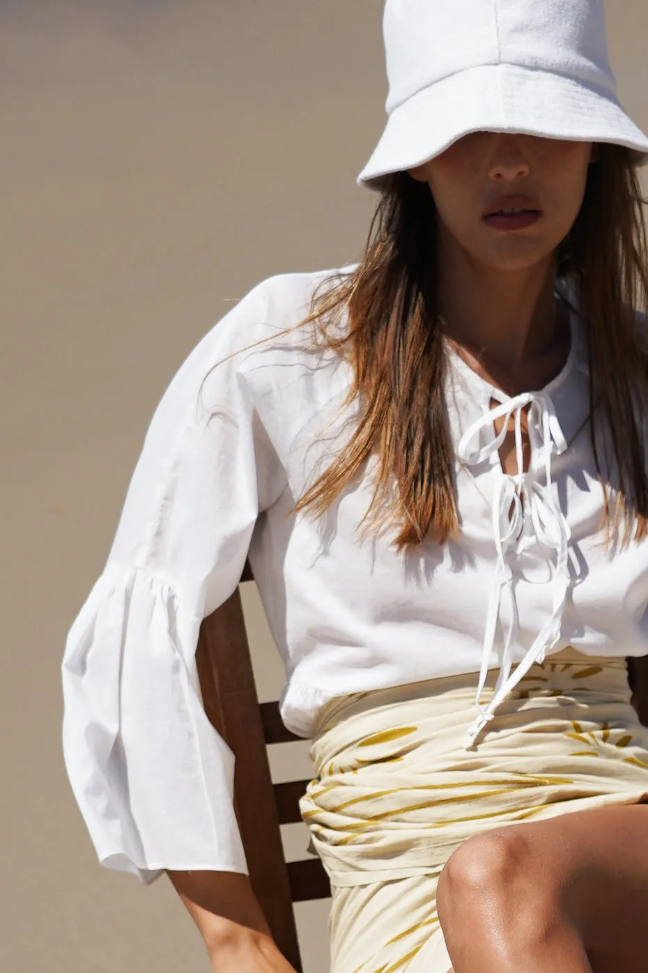 LIGHT ROMANTIC BLOUSE