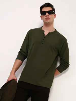 Men Green Solid Henley Neck T-Shirt